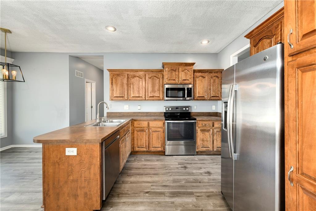 Listing images