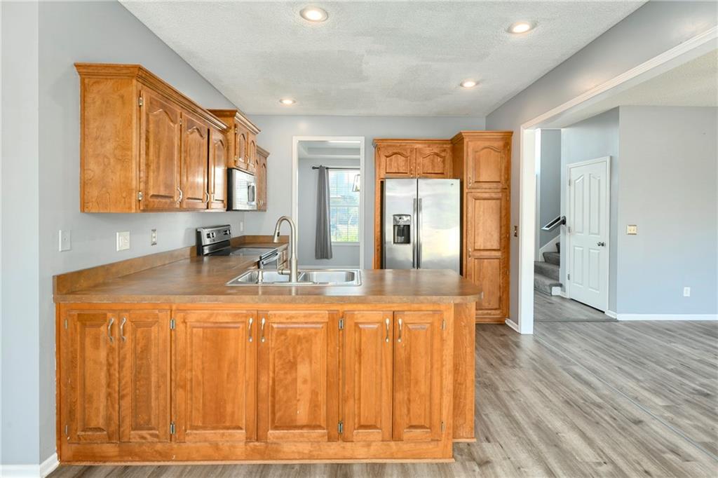 Listing images