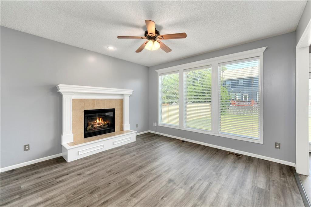 Listing images
