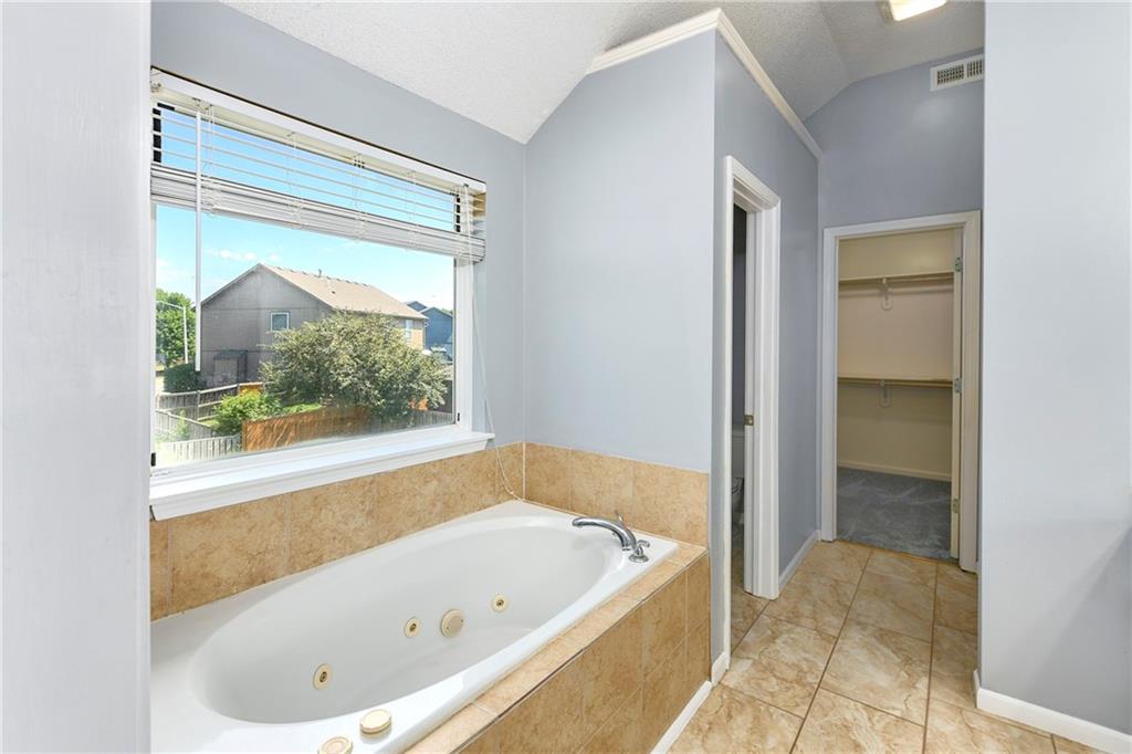 Listing images