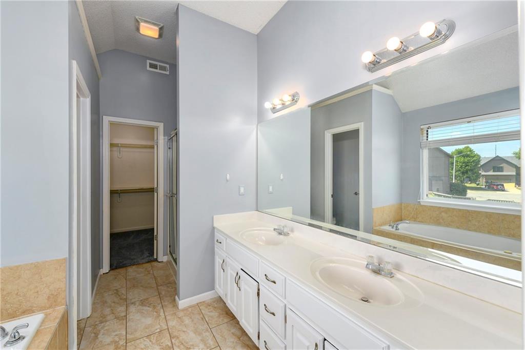 Listing images