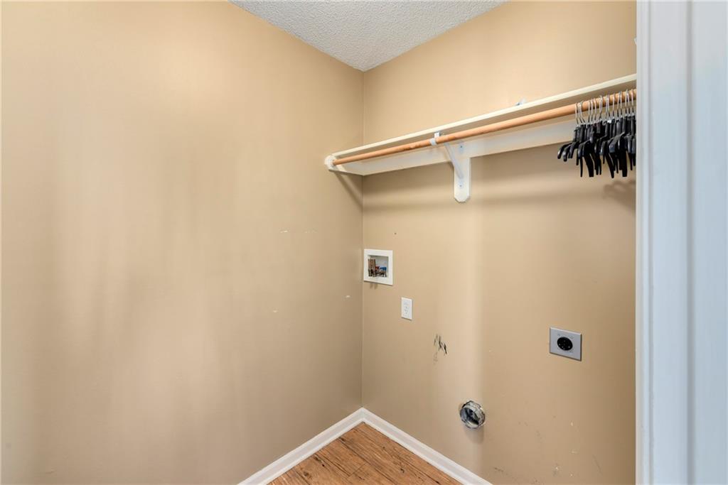 Listing images
