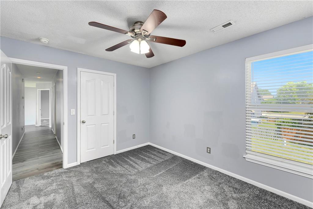 Listing images