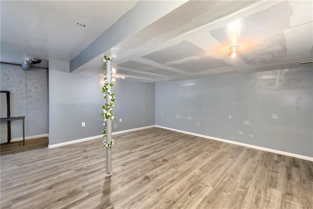 Listing images