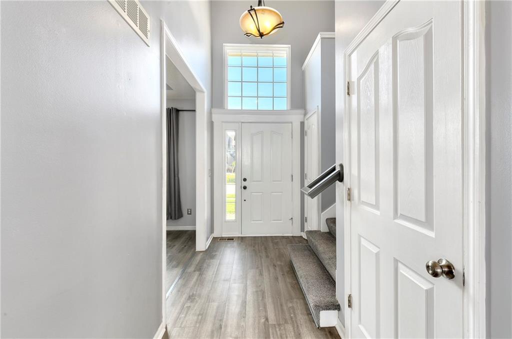 Listing images