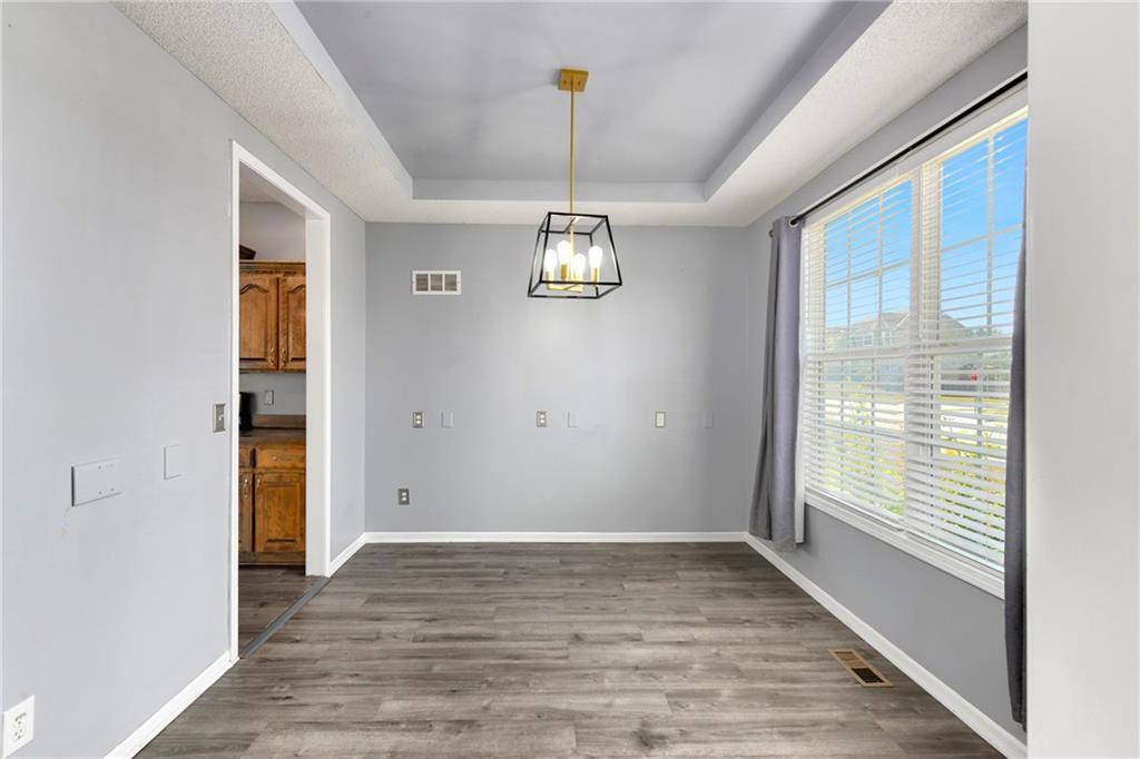 Listing images