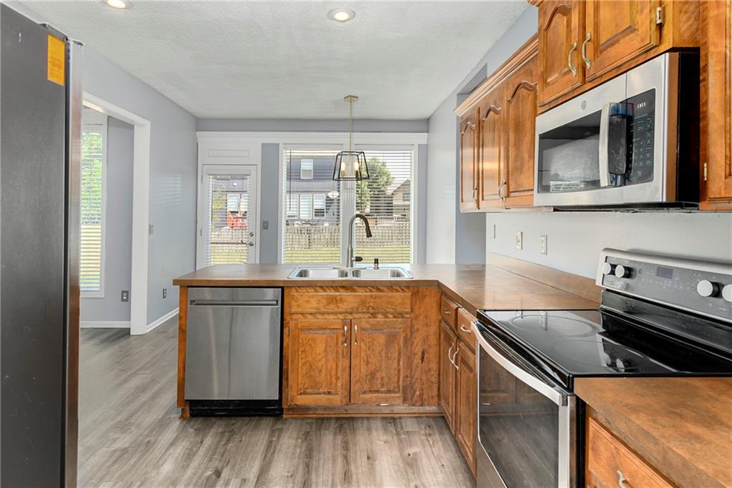 Listing images
