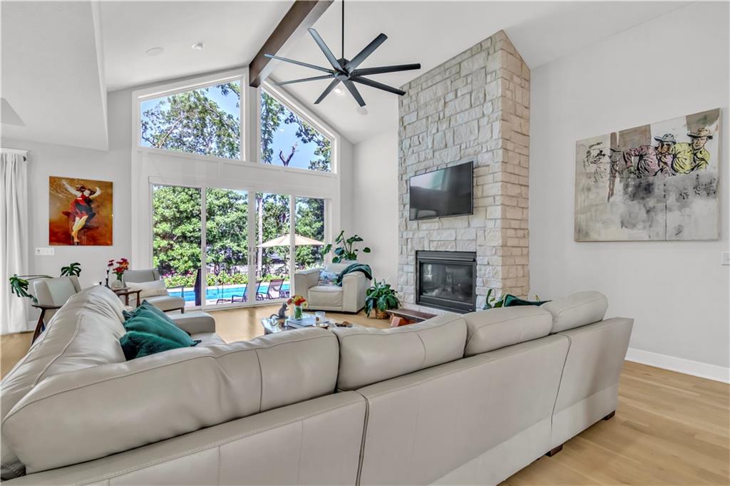 Listing images