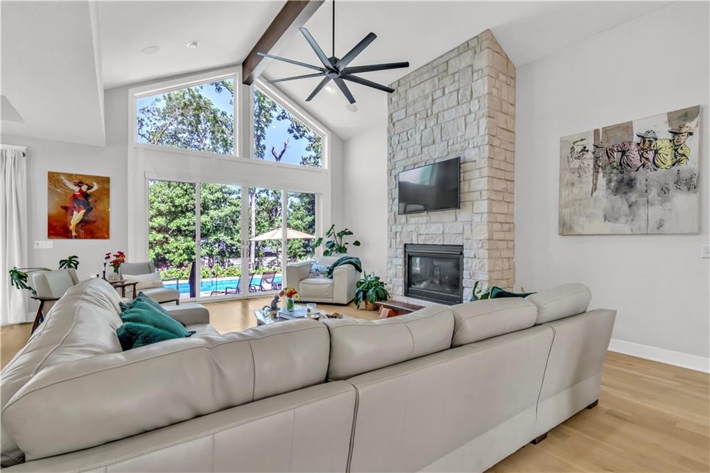 Listing images