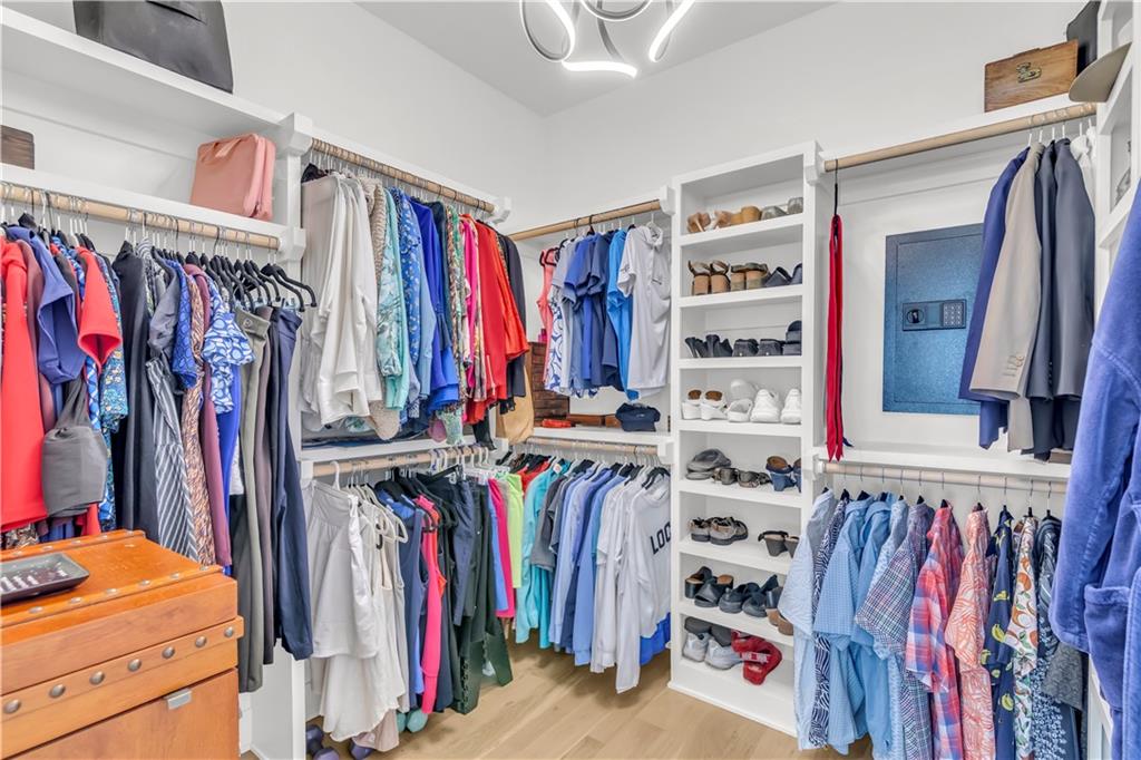 Listing images
