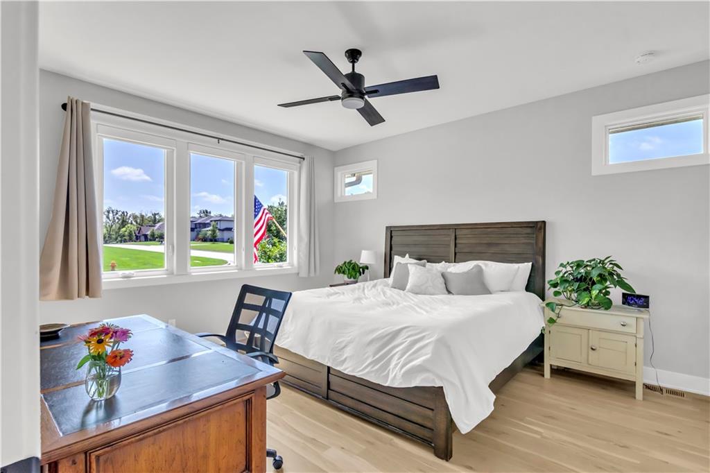 Listing images