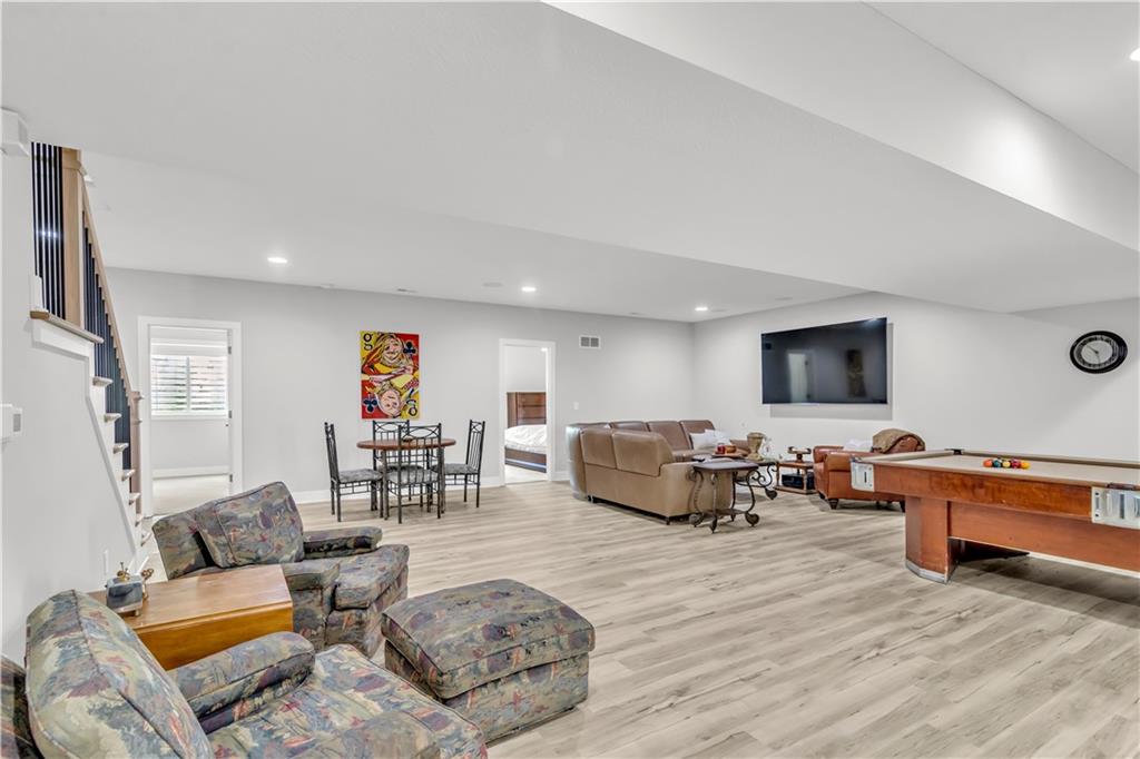 Listing images