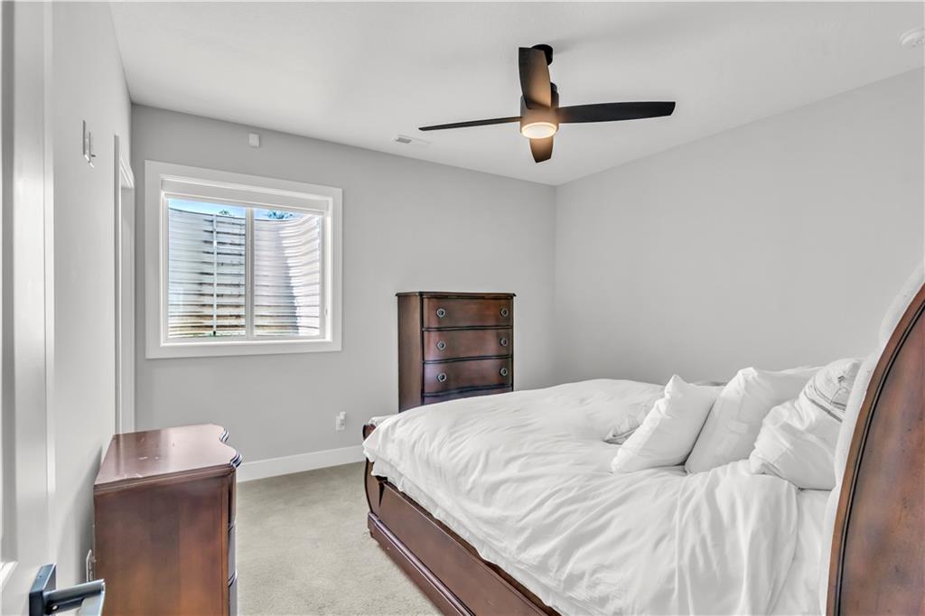 Listing images