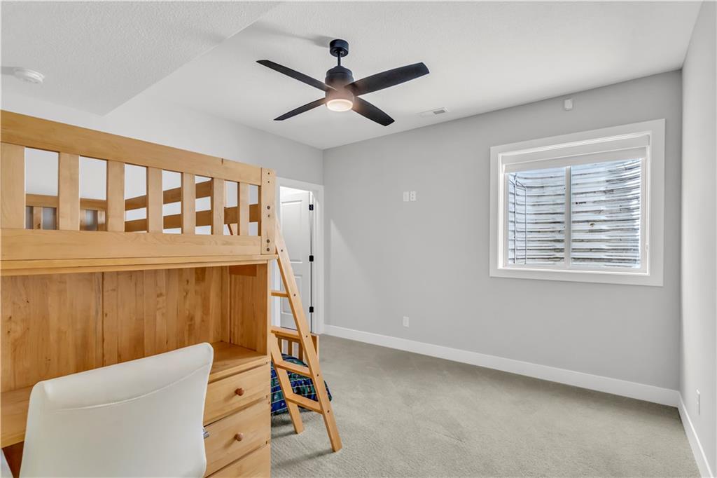 Listing images