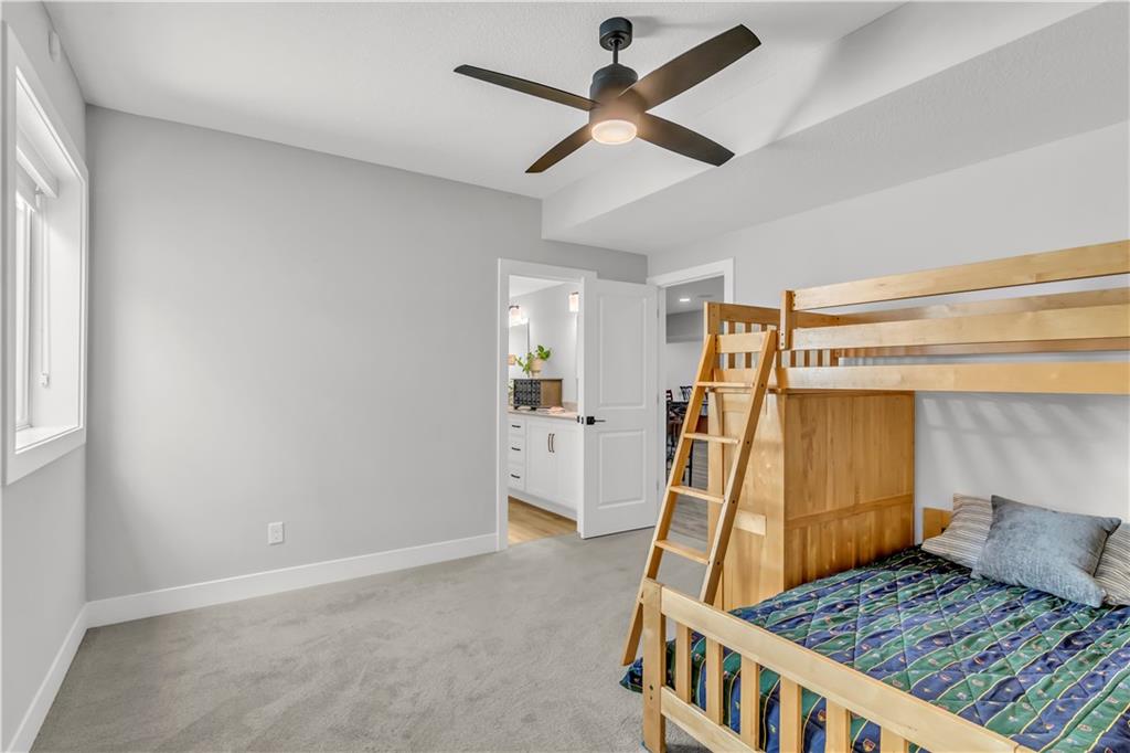 Listing images