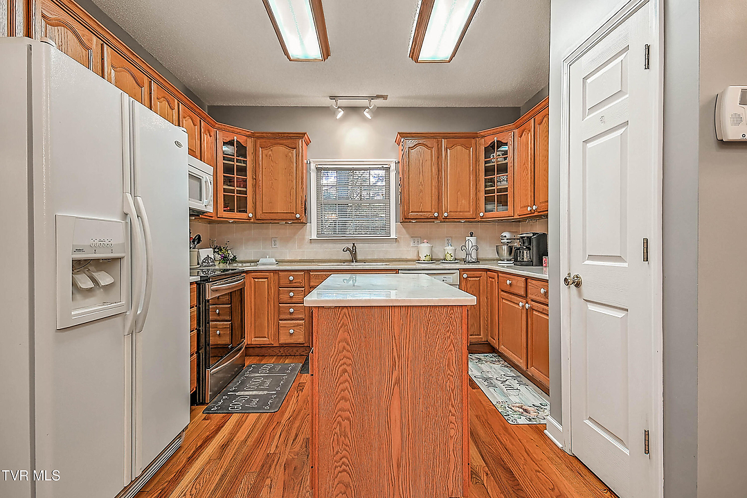 Listing images