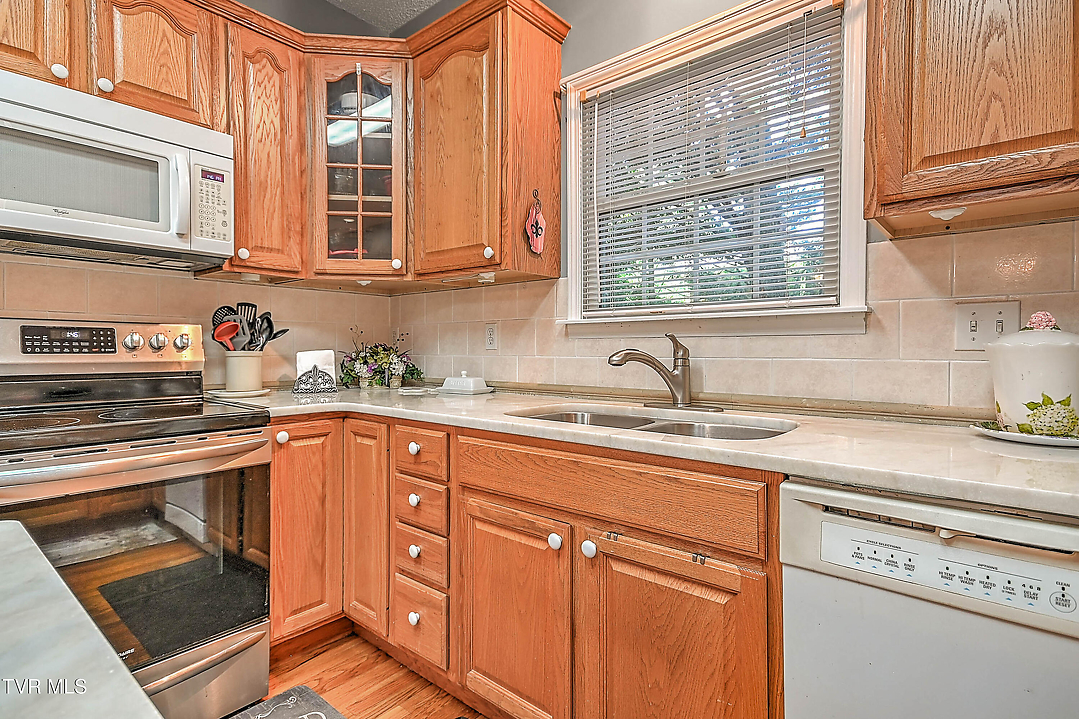 Listing images