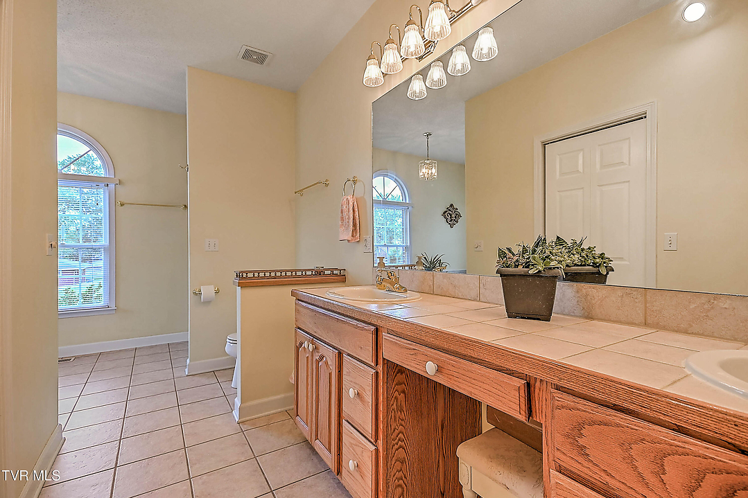 Listing images
