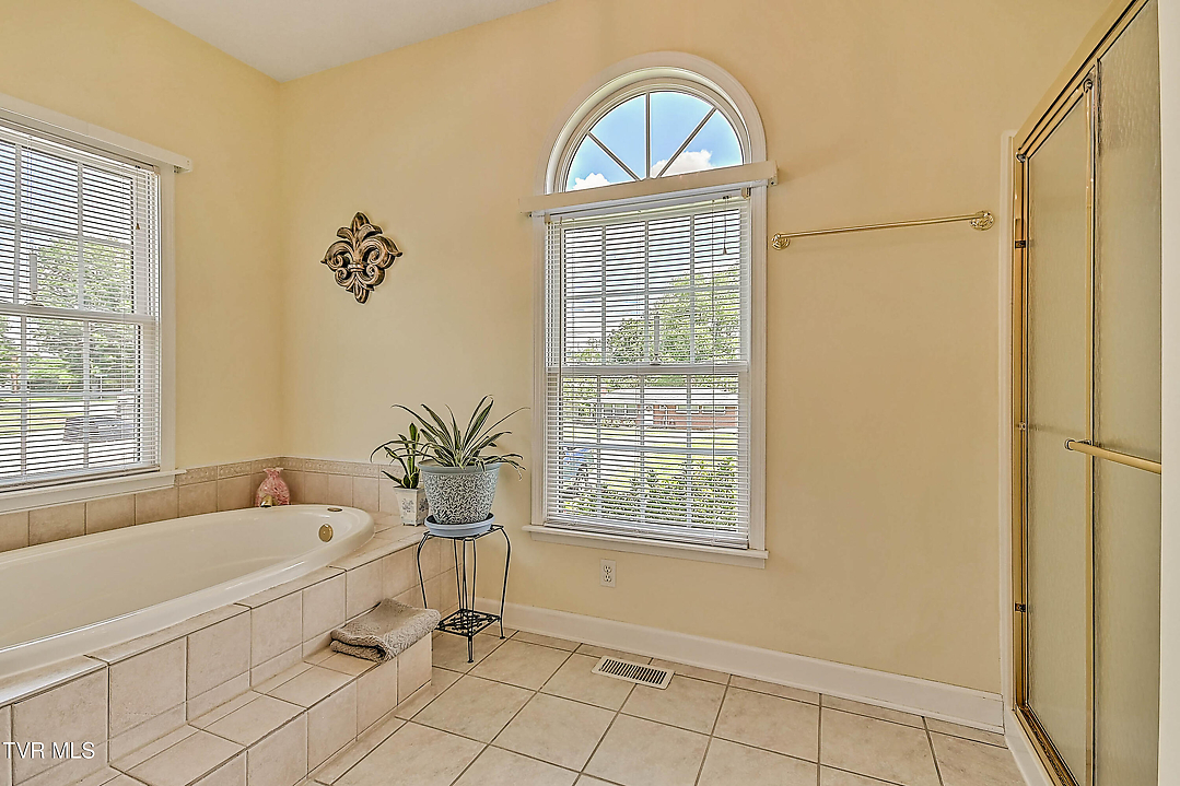 Listing images