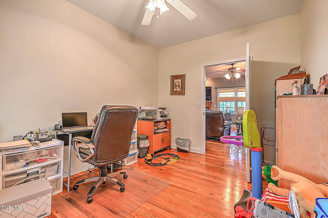 Listing images