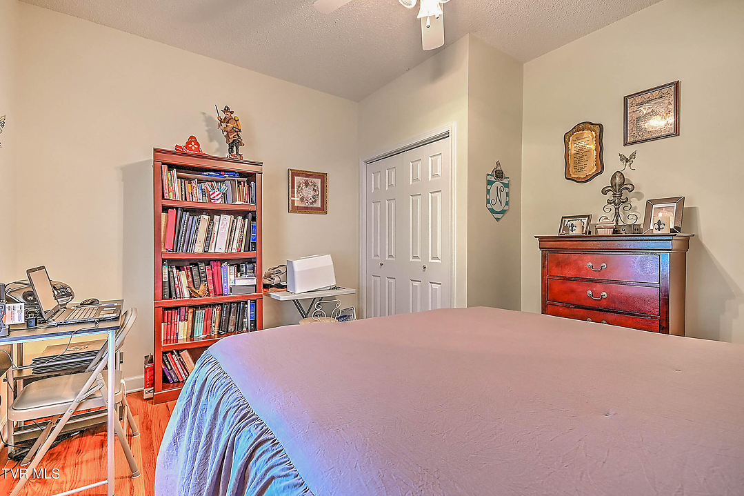 Listing images