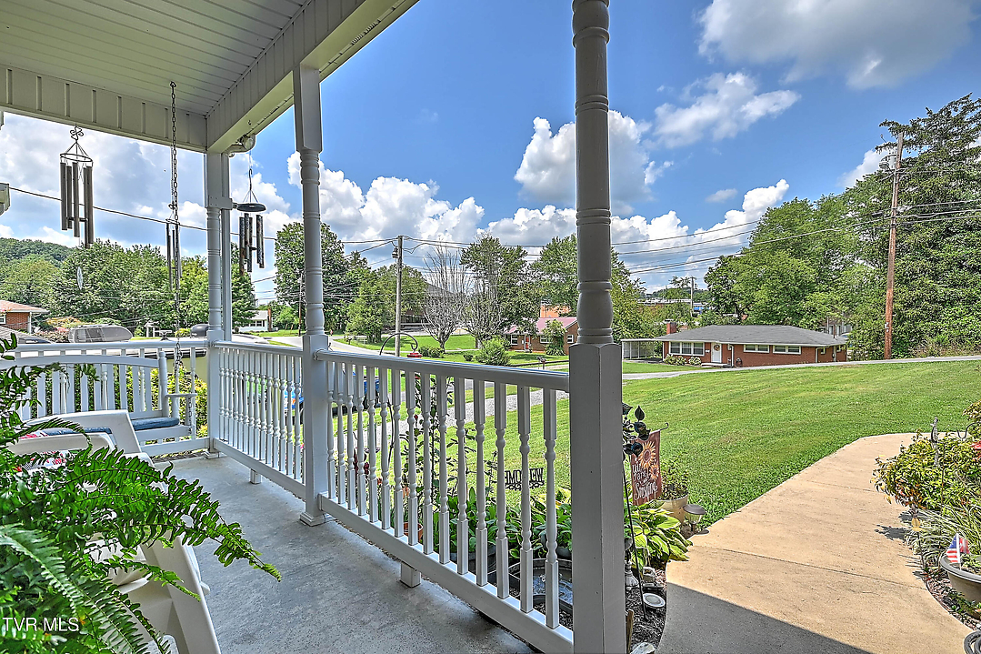 Listing images