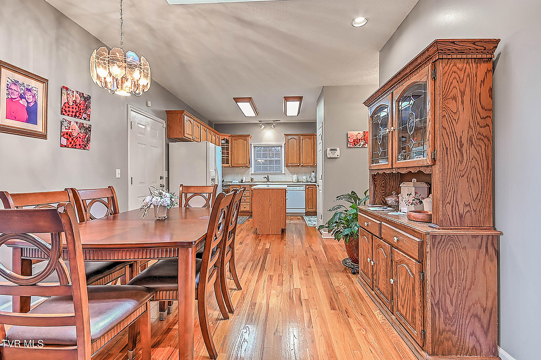 Listing images