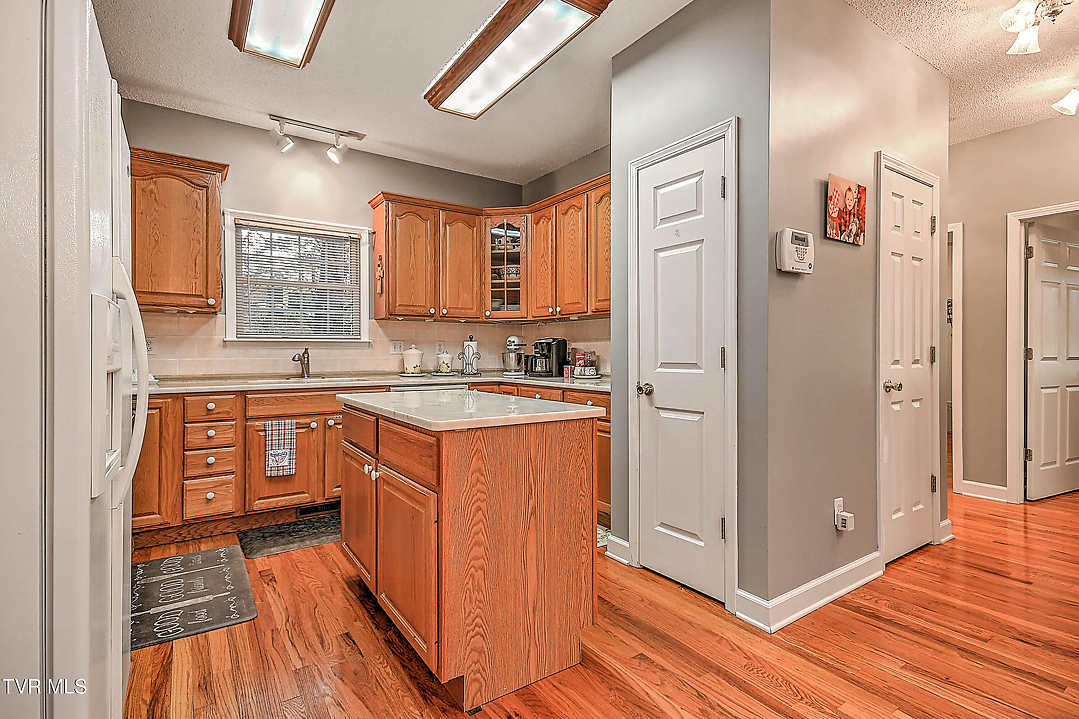 Listing images