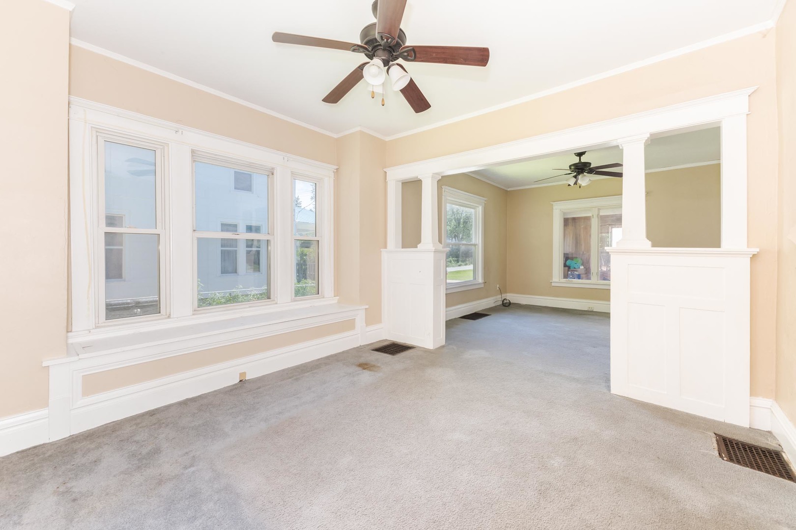 Listing images