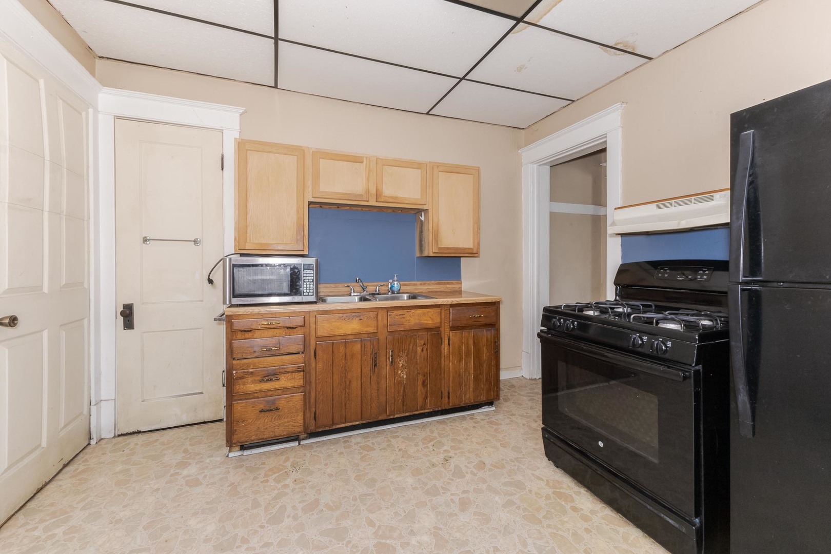 Listing images
