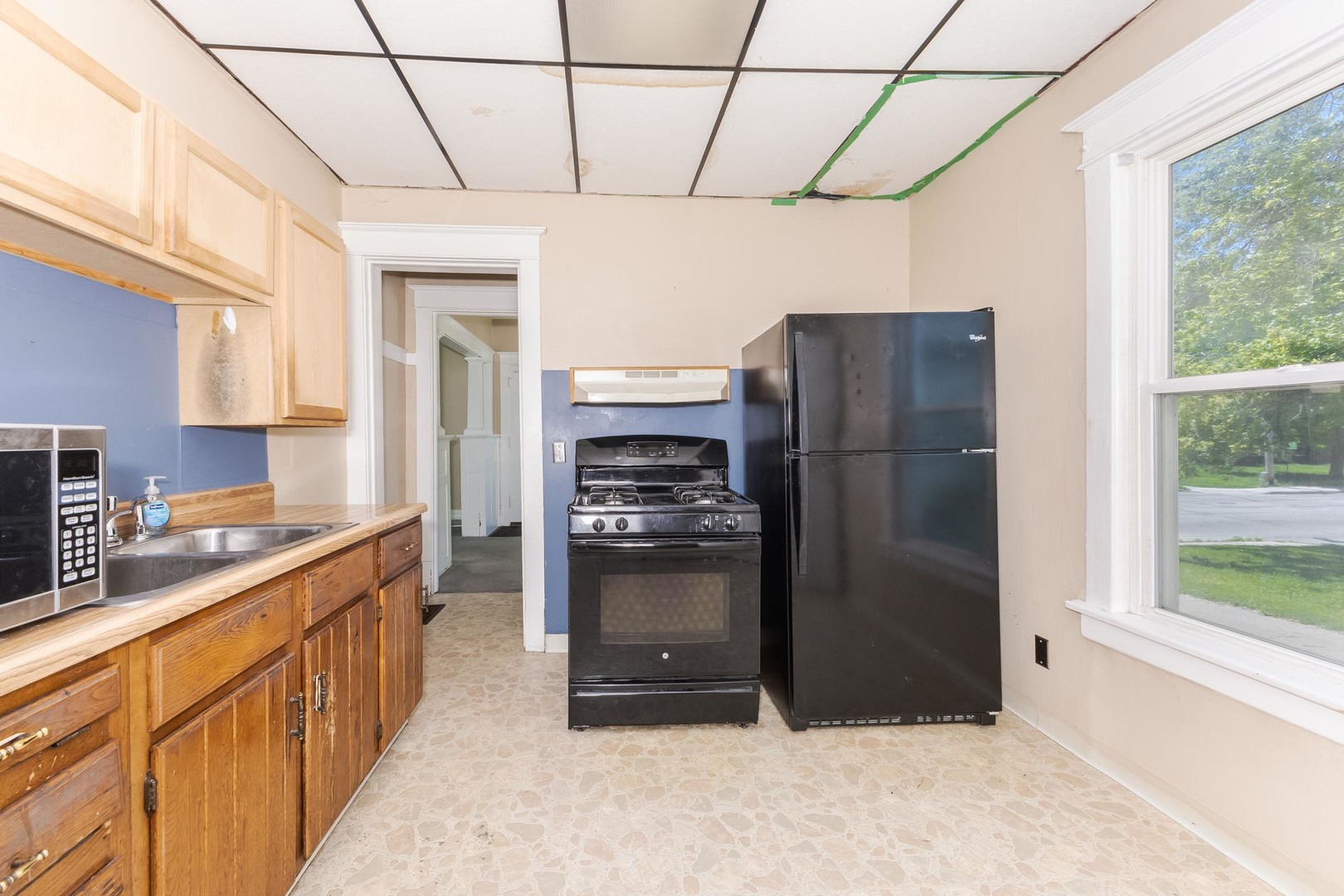 Listing images