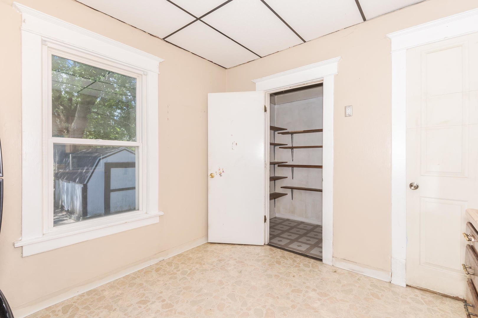 Listing images