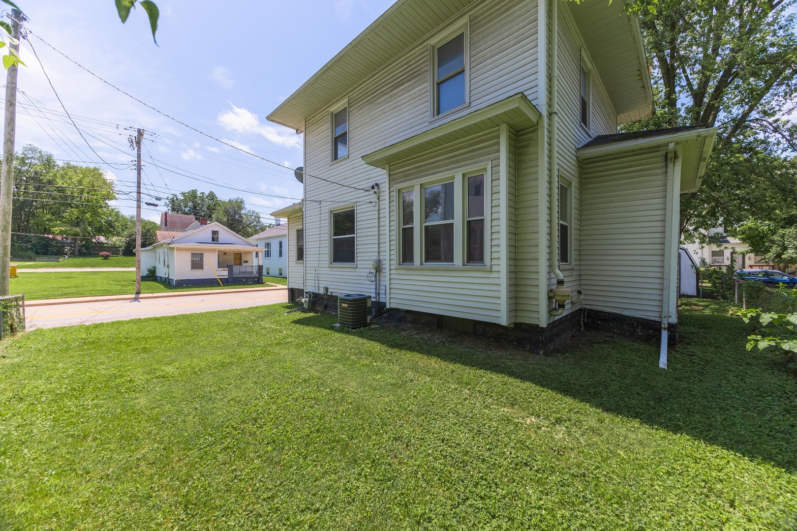 Listing images