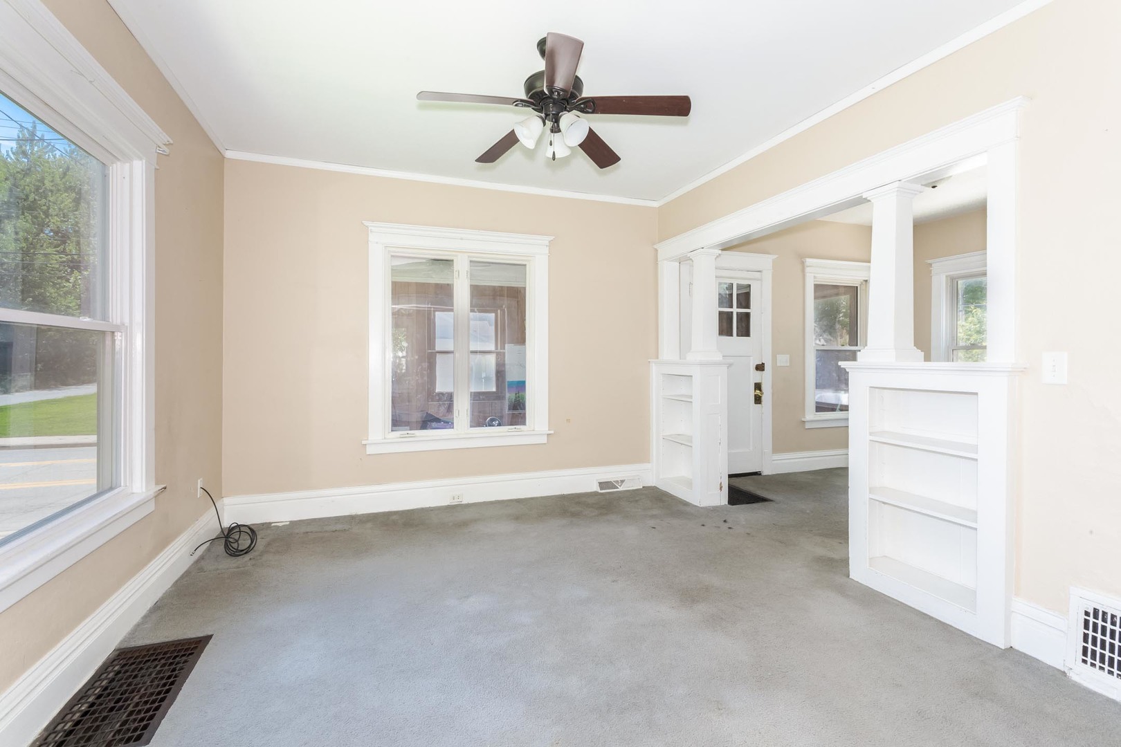 Listing images