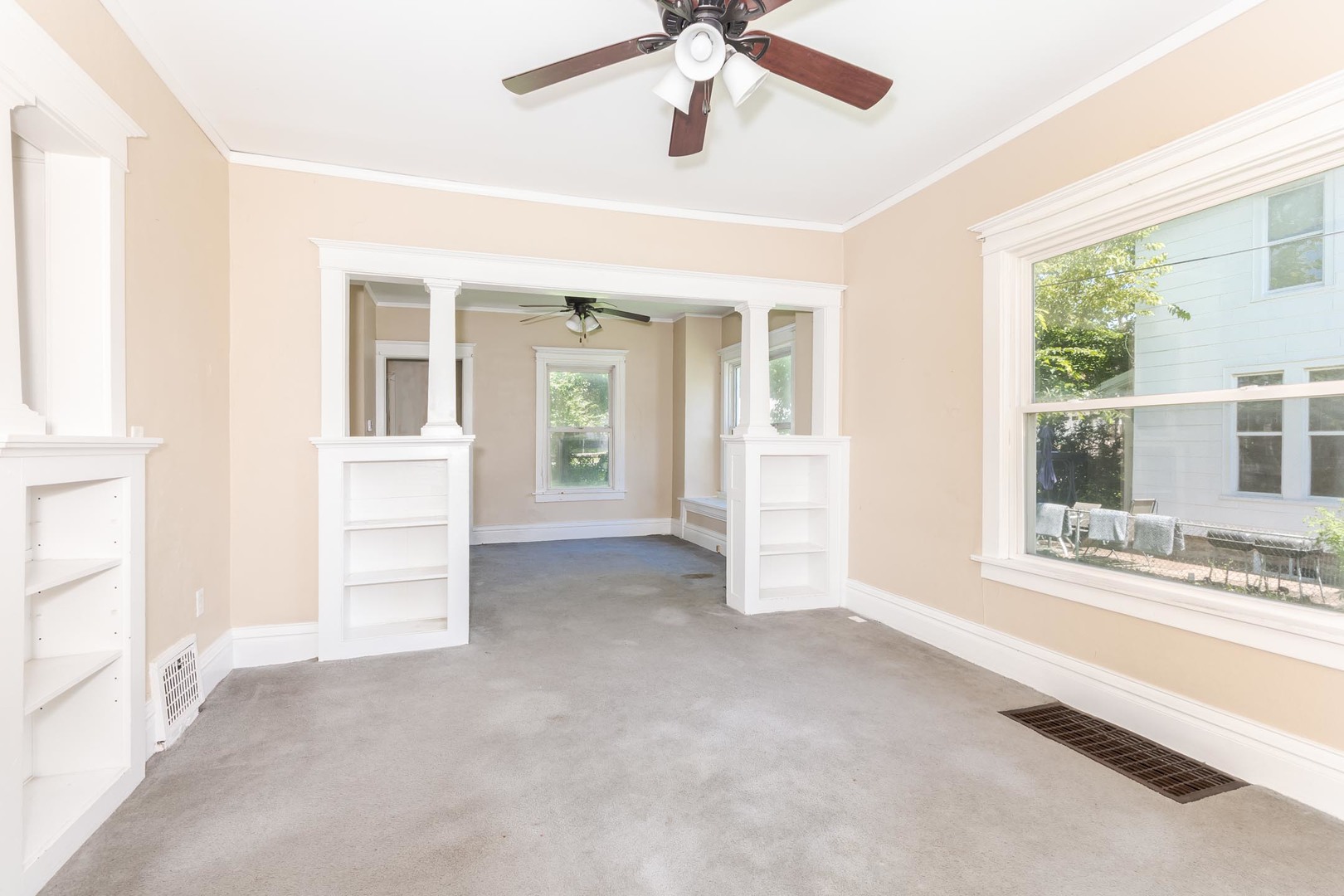 Listing images