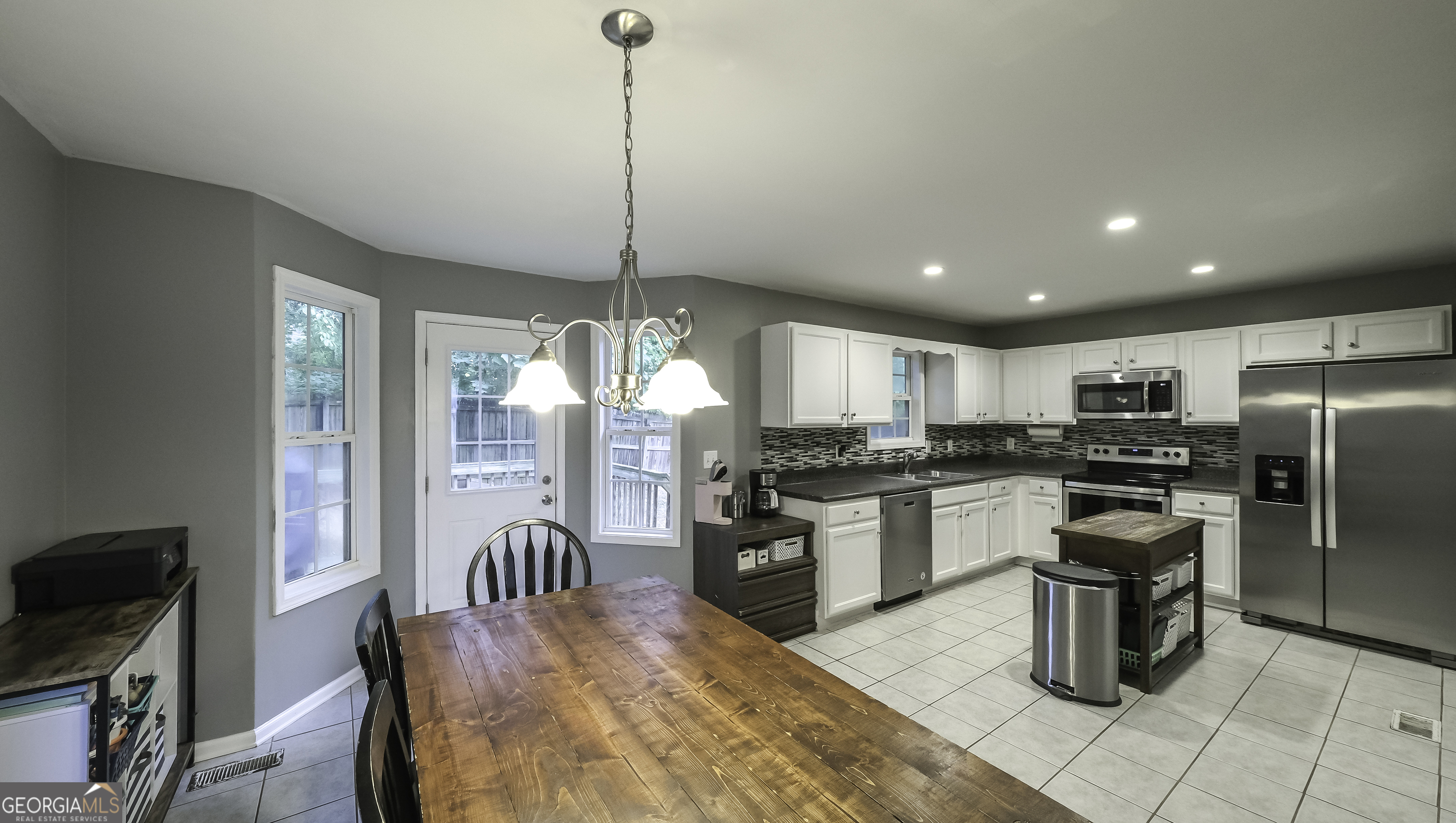 Listing images