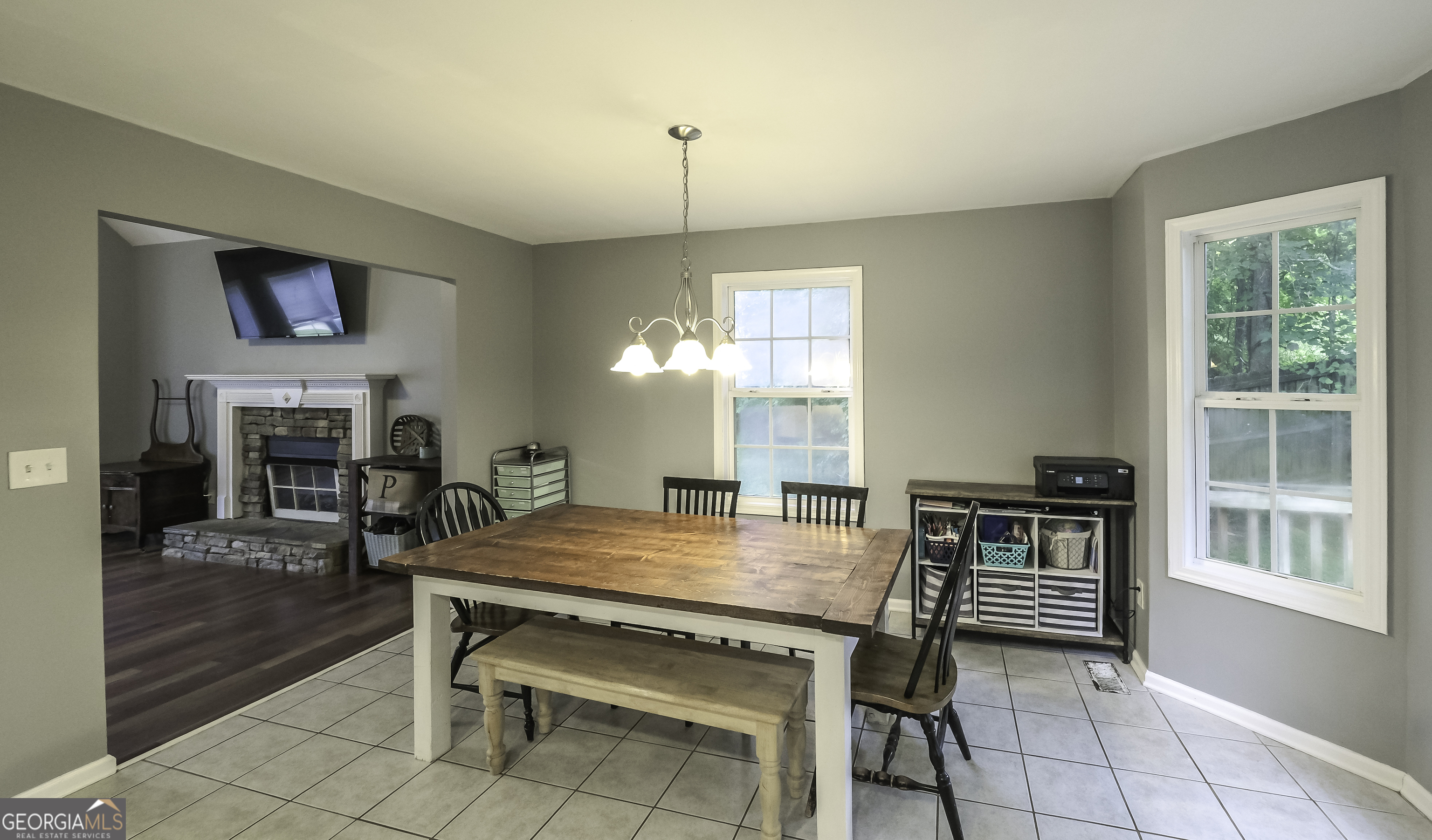 Listing images