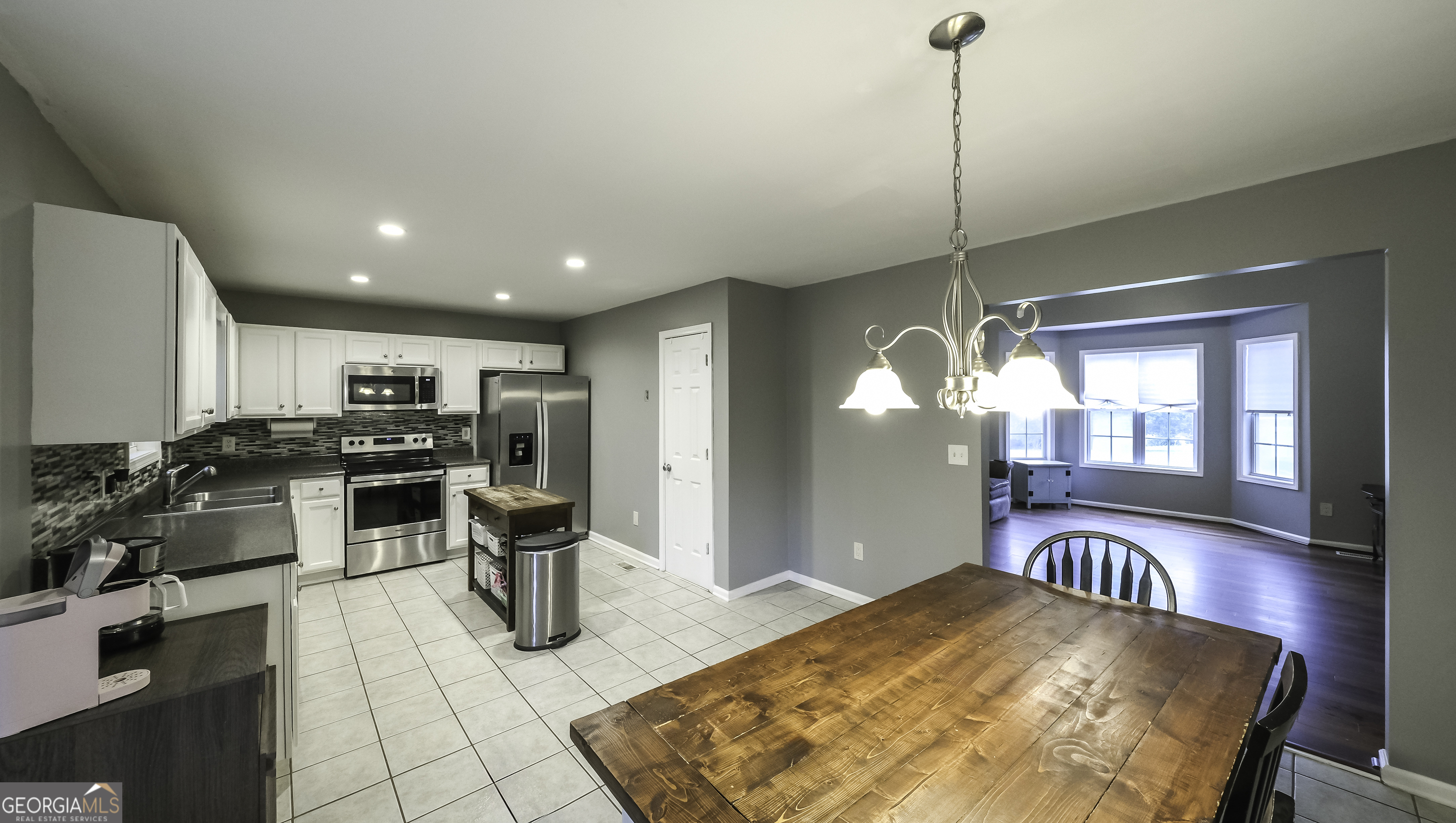 Listing images