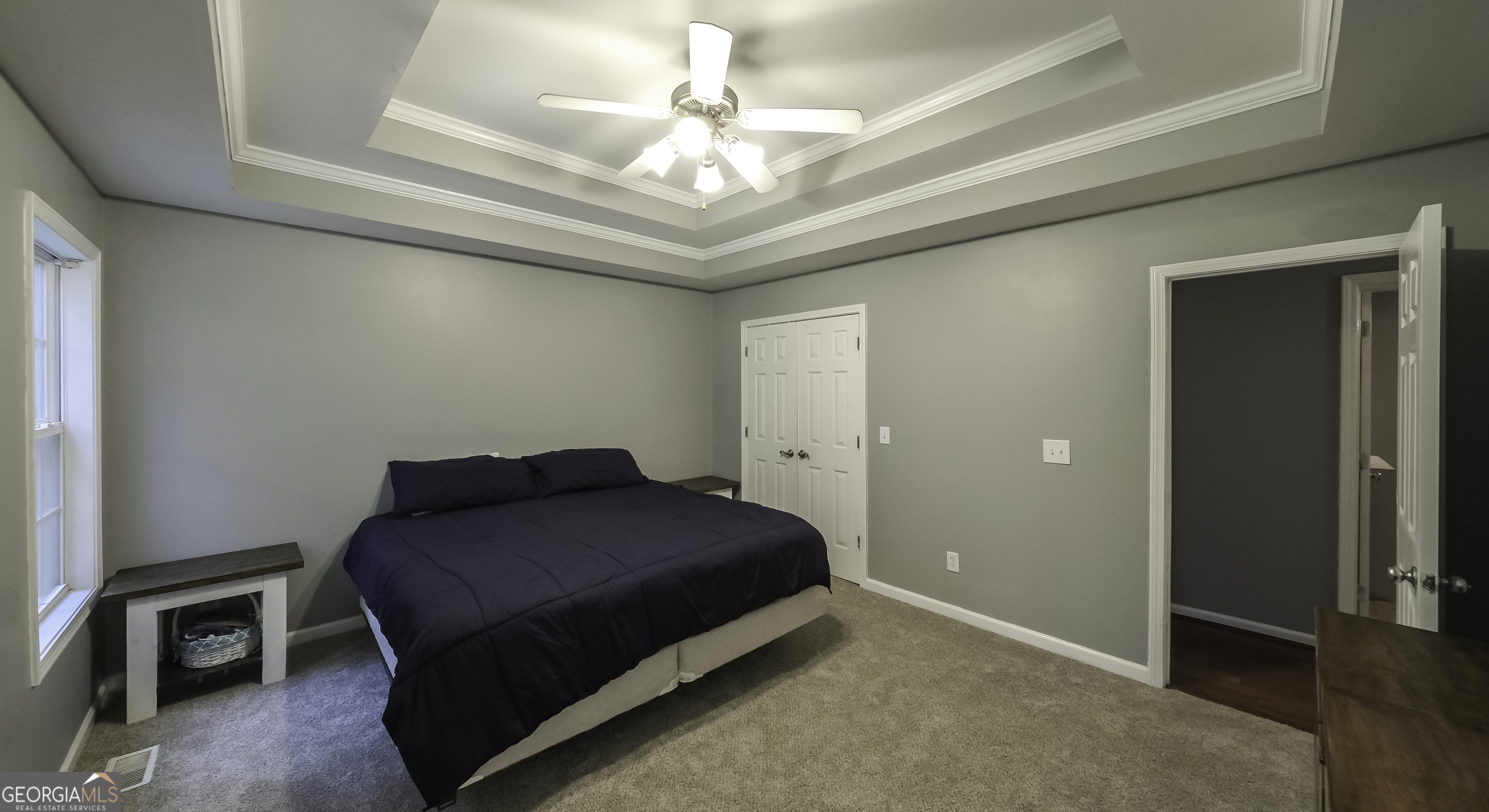 Listing images