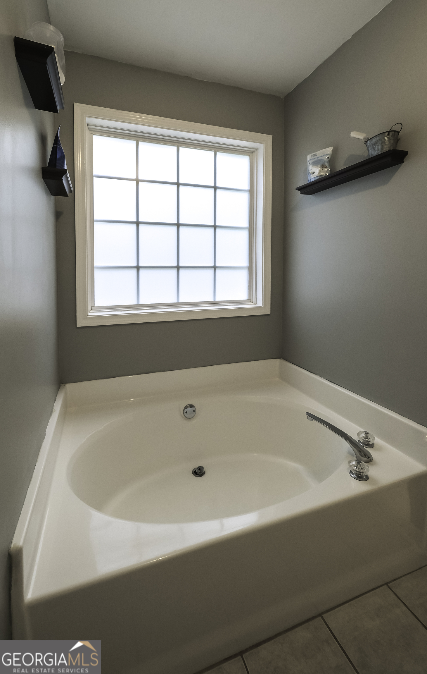 Listing images