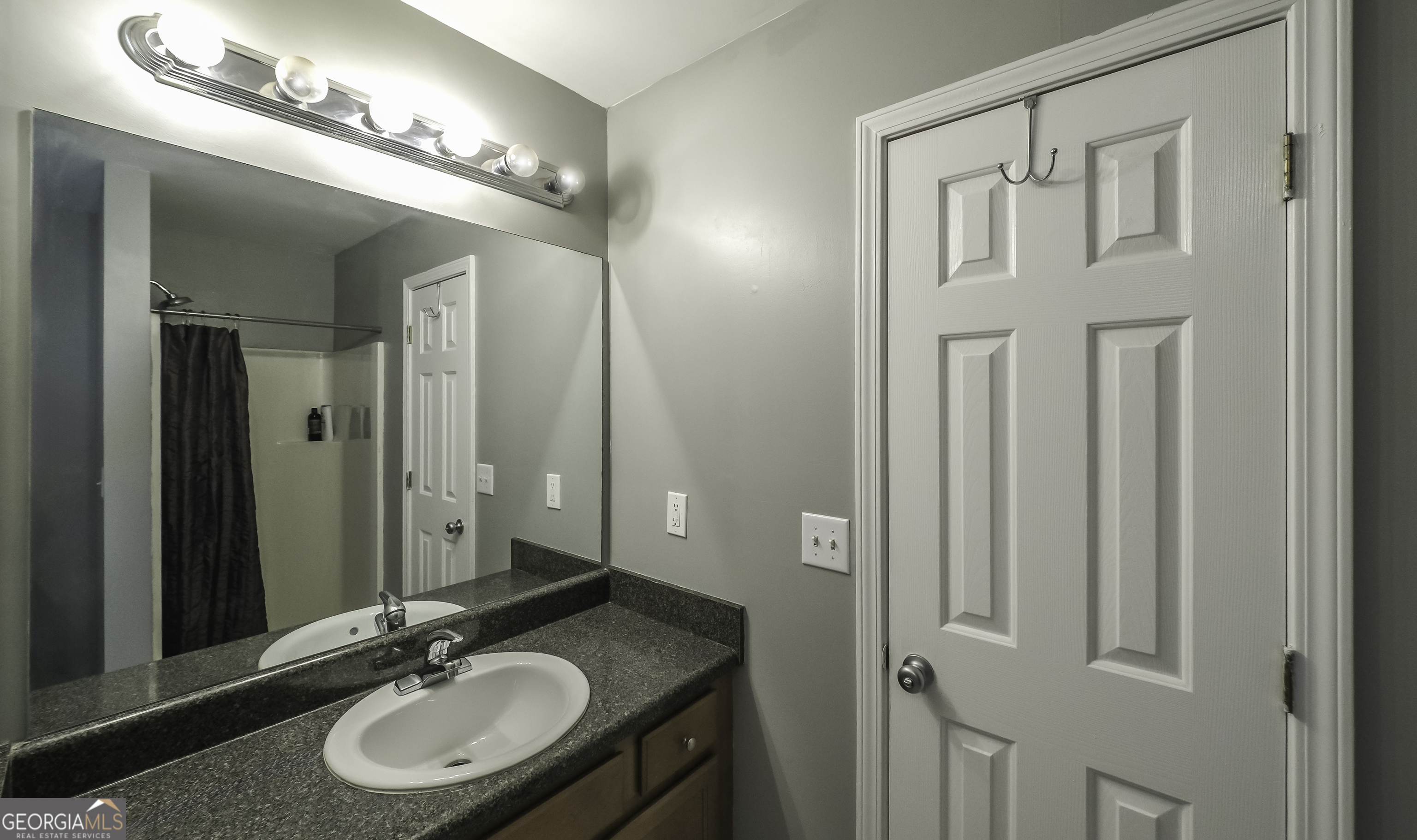 Listing images