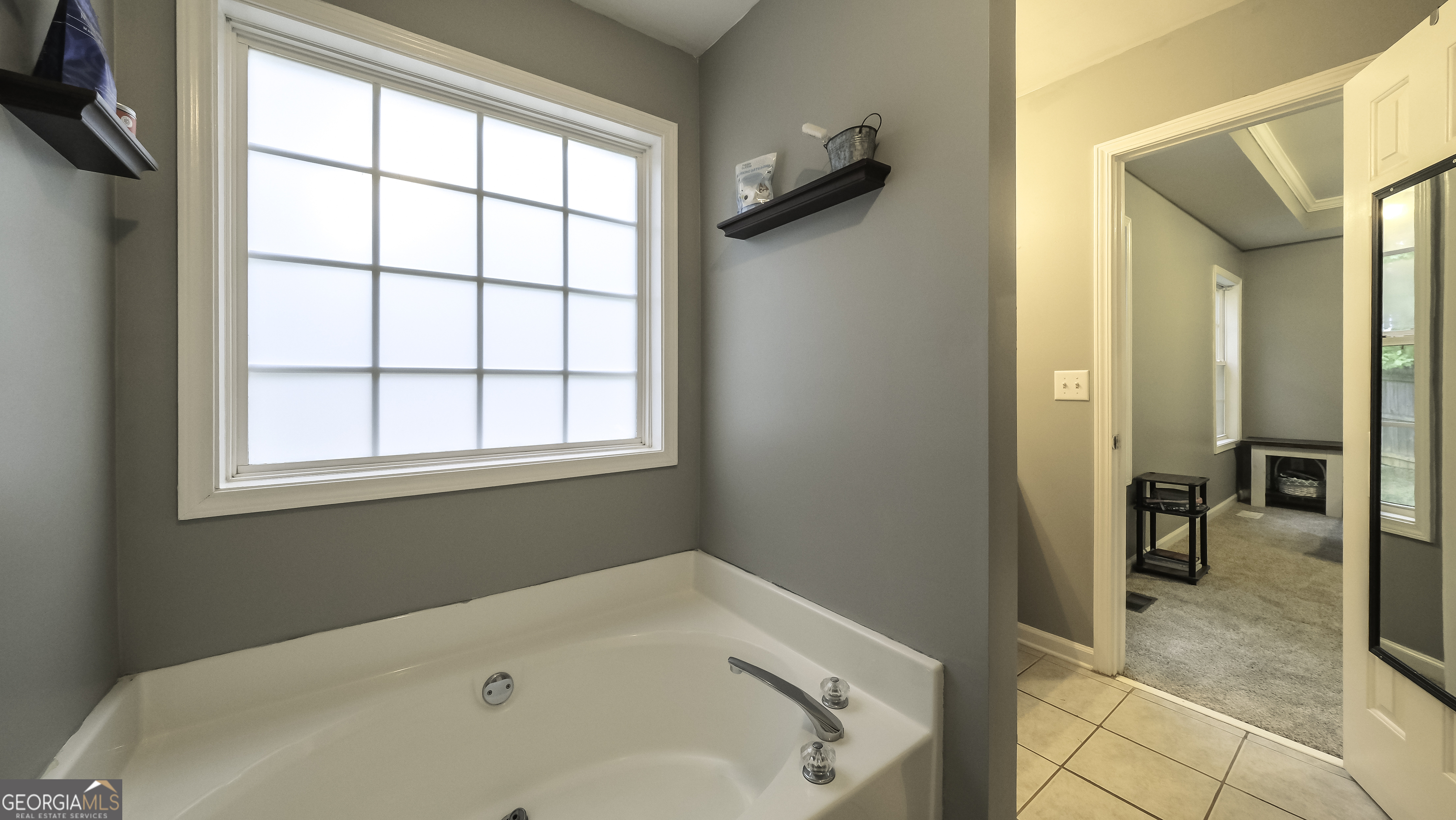 Listing images