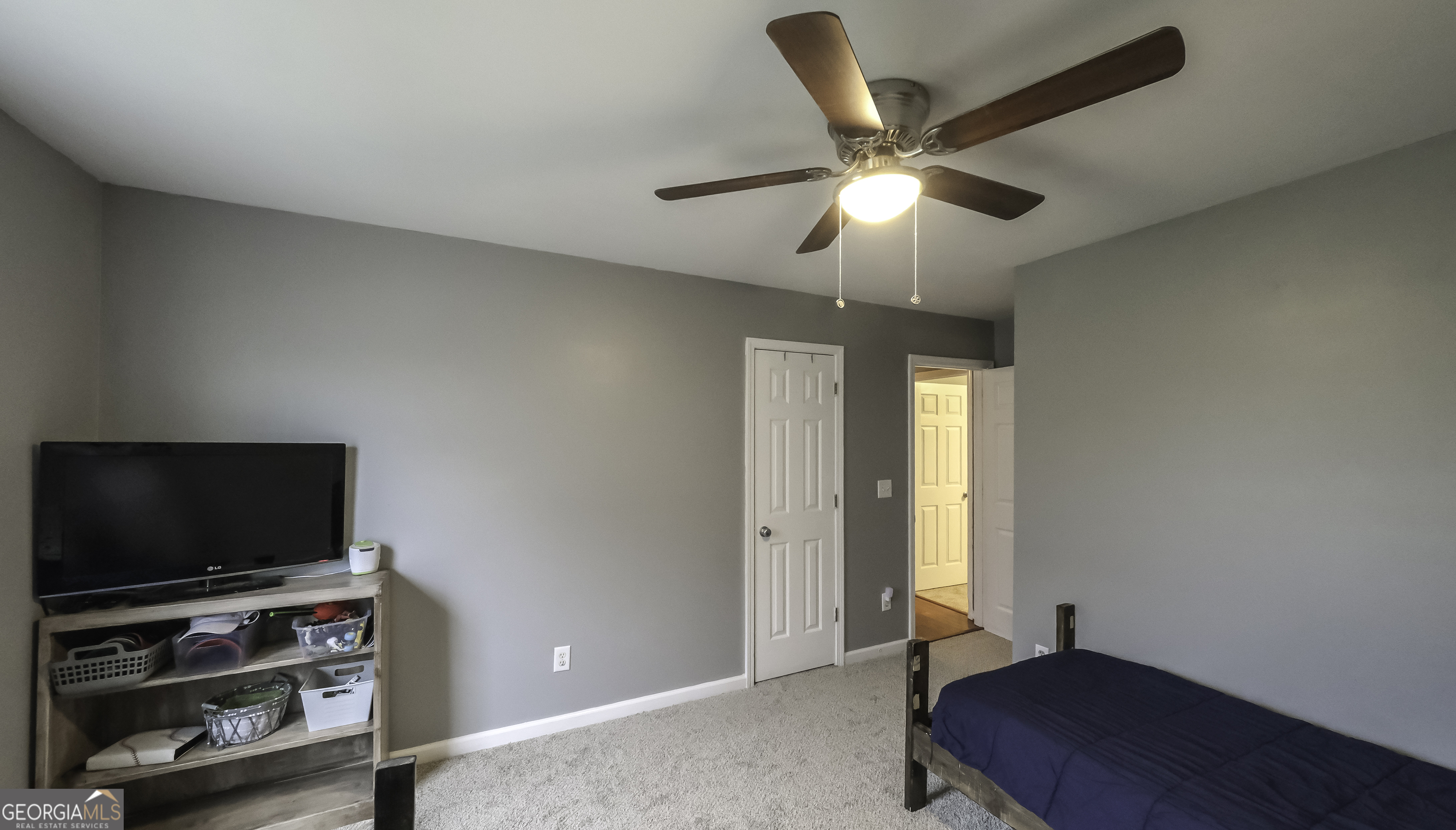 Listing images