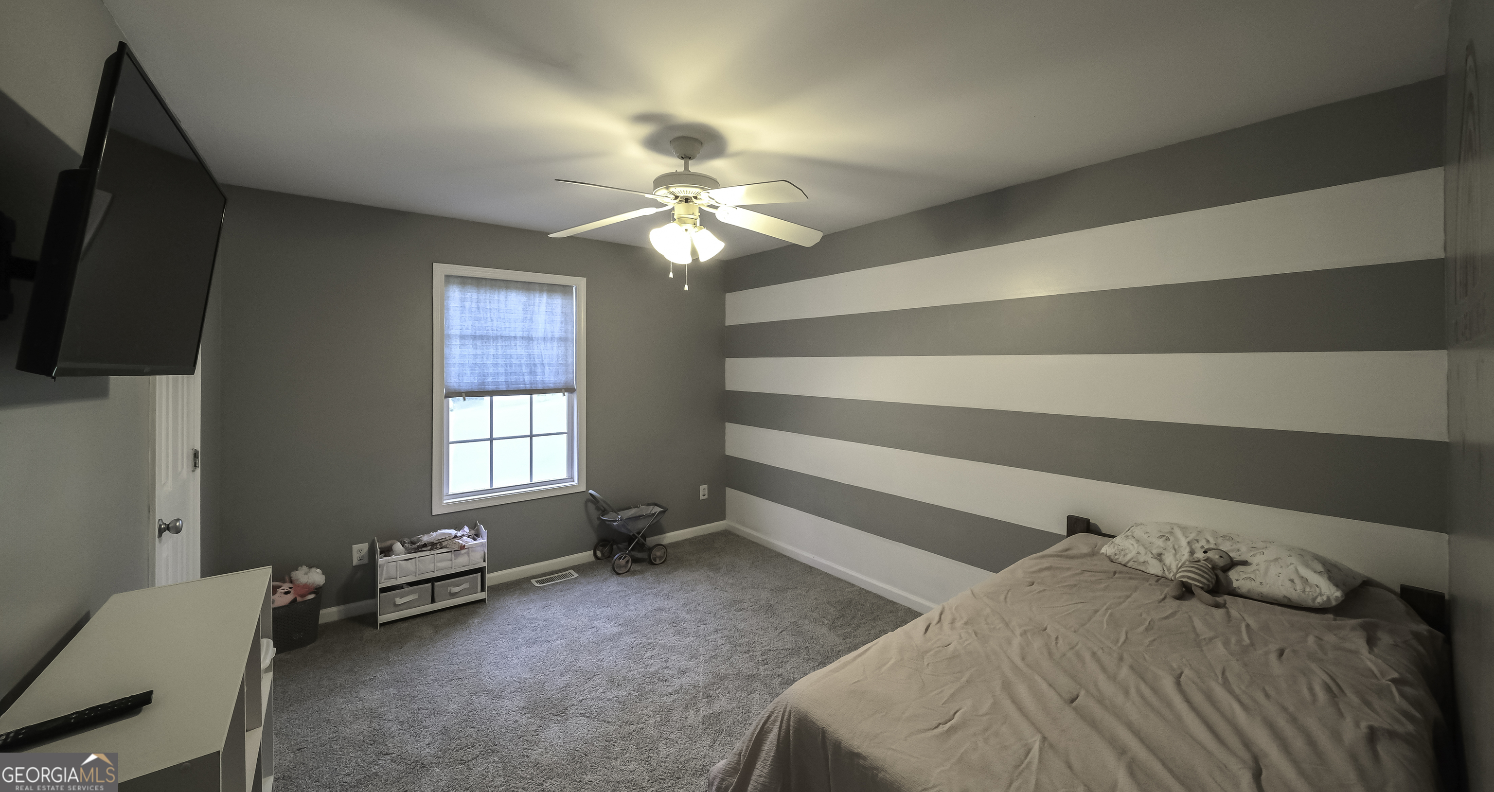 Listing images