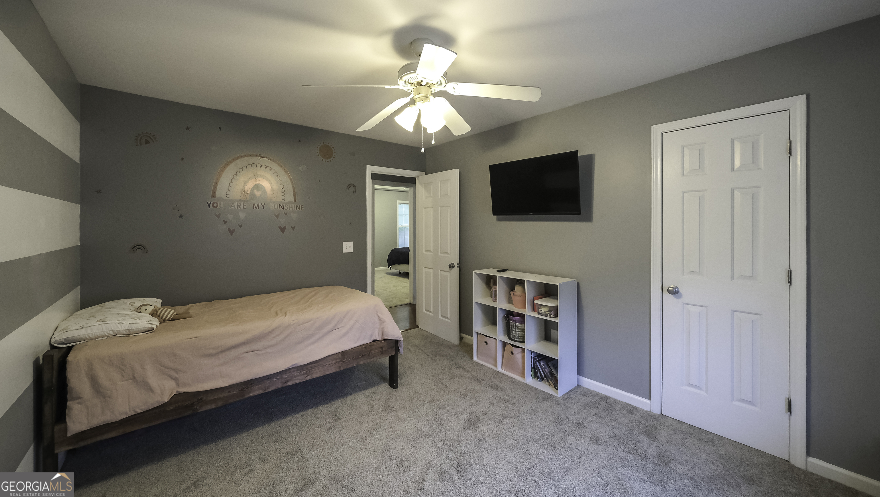 Listing images