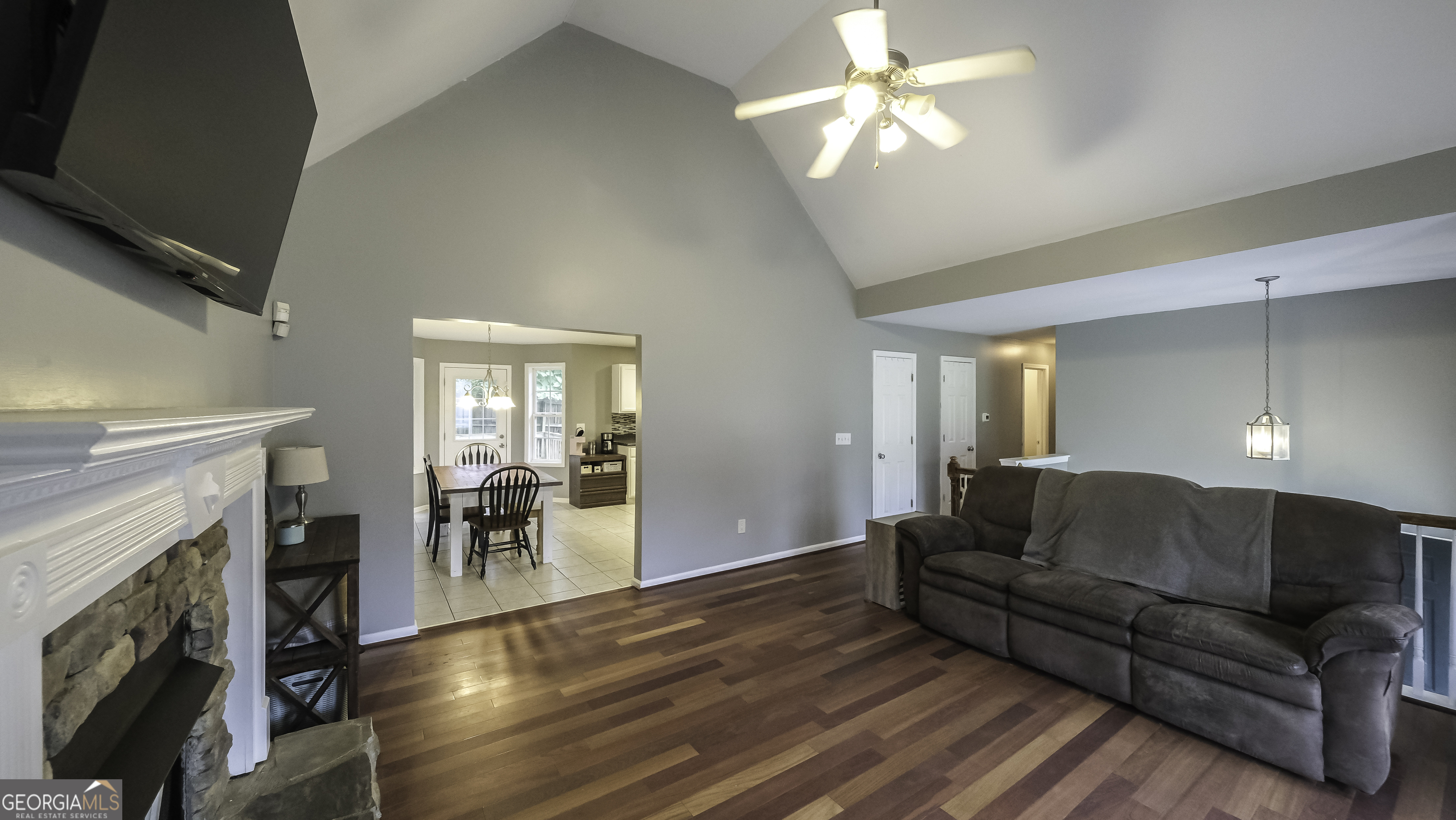 Listing images