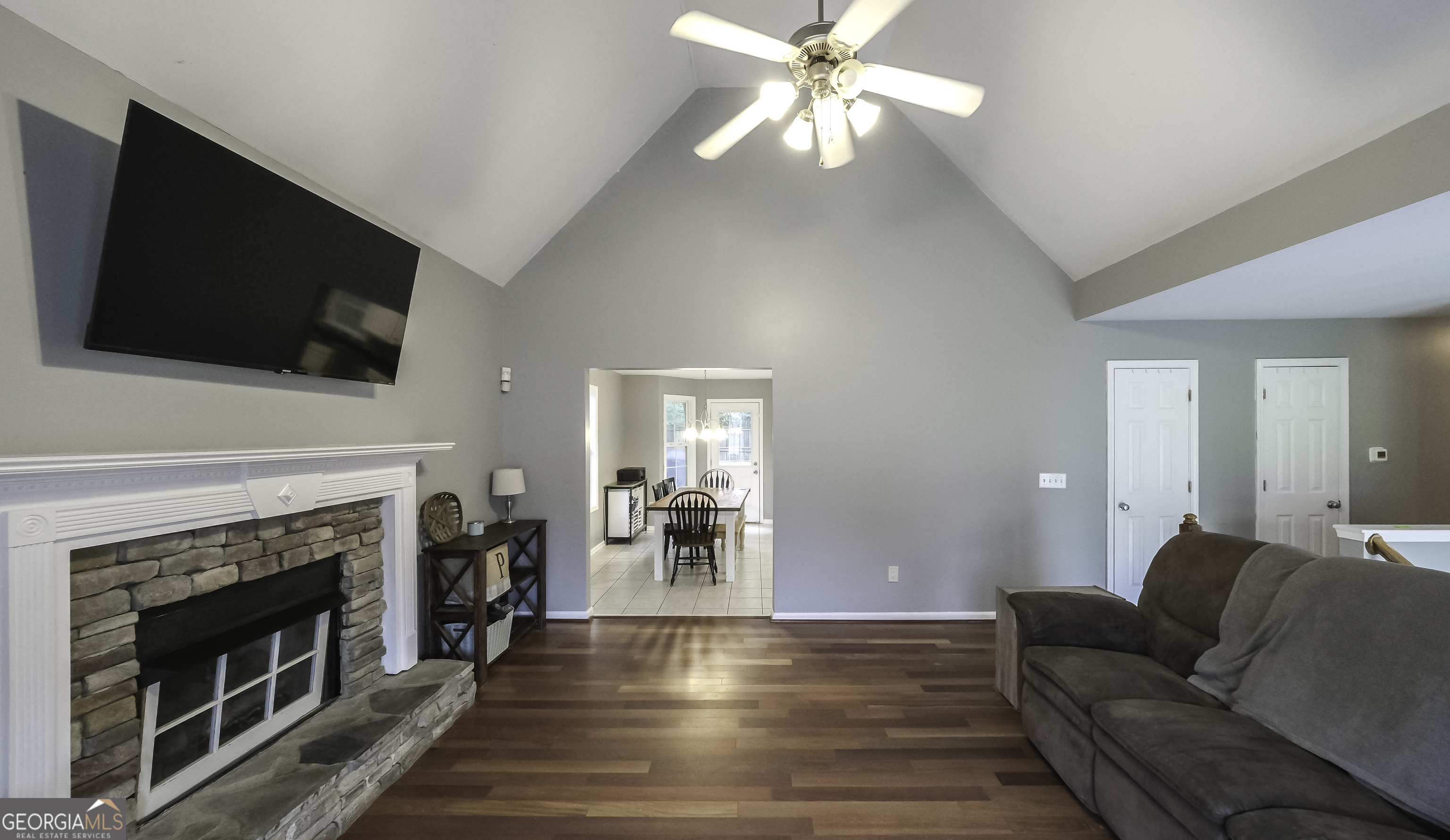 Listing images