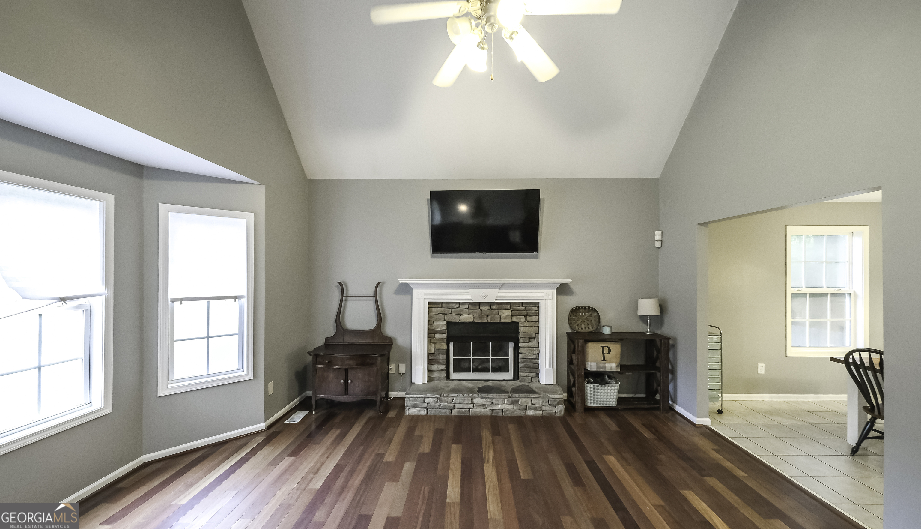 Listing images