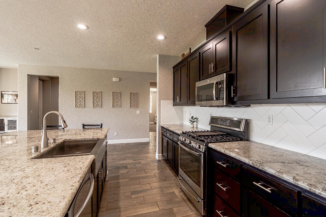 Listing images