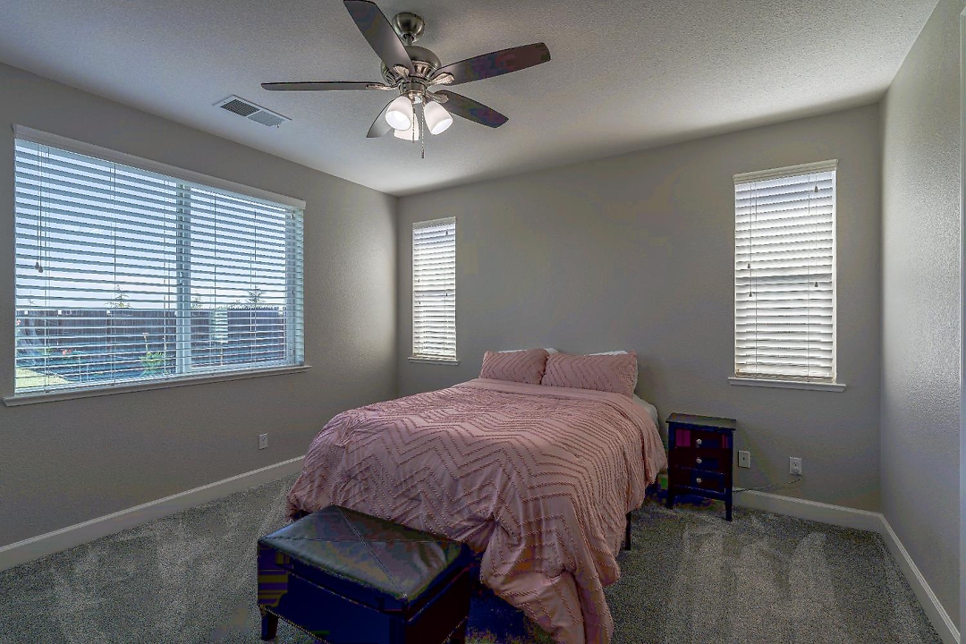 Listing images